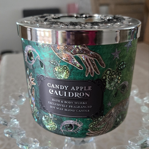 Candy Apple Cauldron Bath & Body Candle - Picture 6 of 14